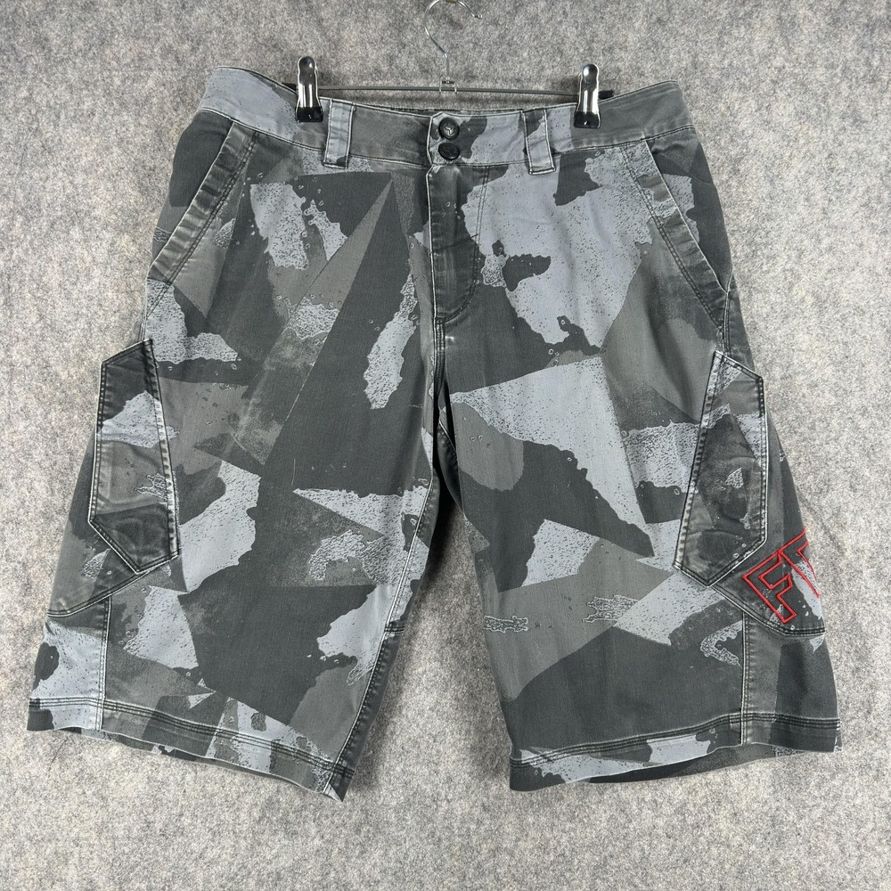 Fox Racing Cargo Shorts Mens 32 Gray Camo 12 In Inseam Lined Casual Outdoor - Picture 1 of 13
